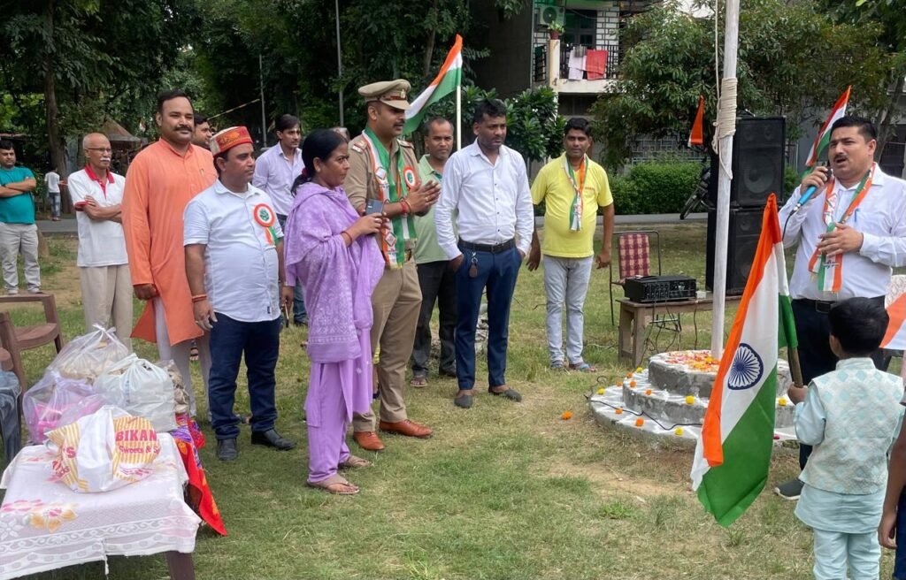 ग्रेटर नोएडा के ओमिक्रॉन 3 के आदर्श सोसाइटी में धूमधाम से मनाया गया स्वतंत्रता दिवस